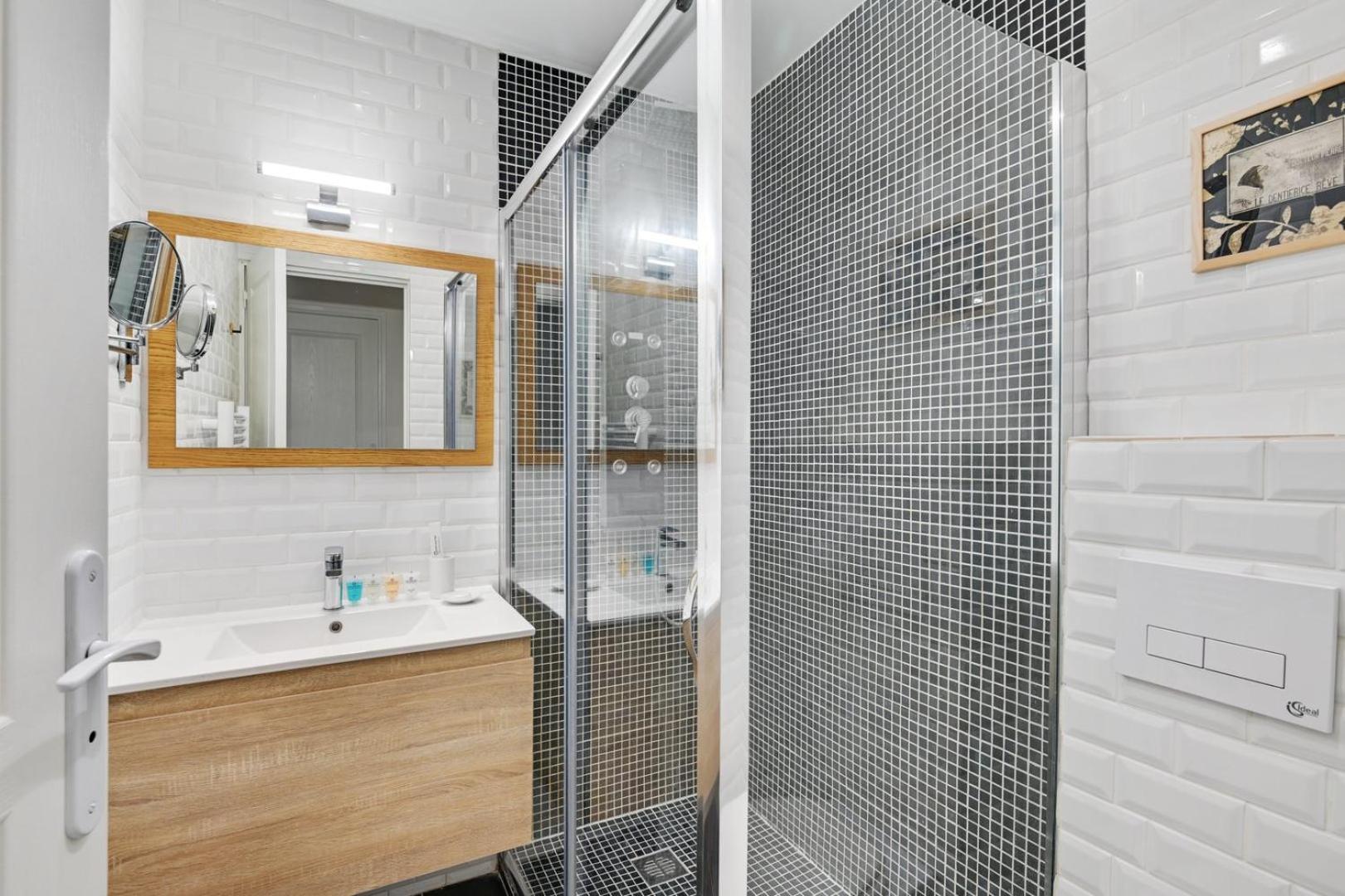 216 Suite Vintage Spirit - Superb Apartement Париж Екстериор снимка